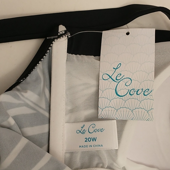 One Piece Bathing Suit 20W Black &White Graphic NWT Unworn Quality Flirty Style - Picture 3 of 7